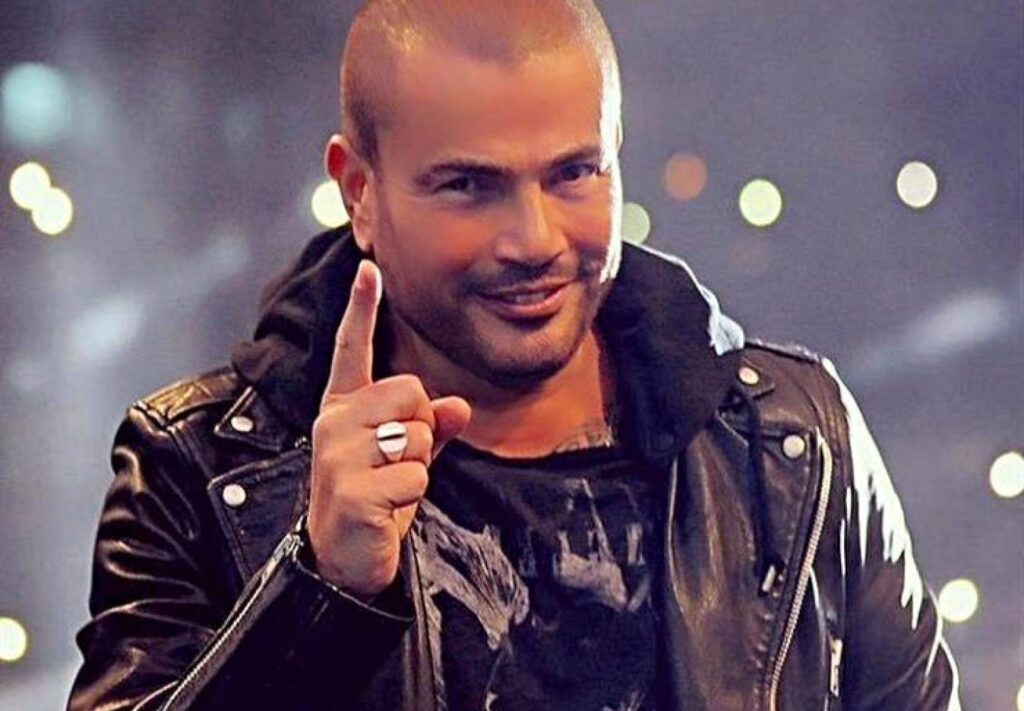 بعد رحيل دلال عبدالعزيز.. عمرو دياب يحذف منشوراً على صفحاته الرسمية