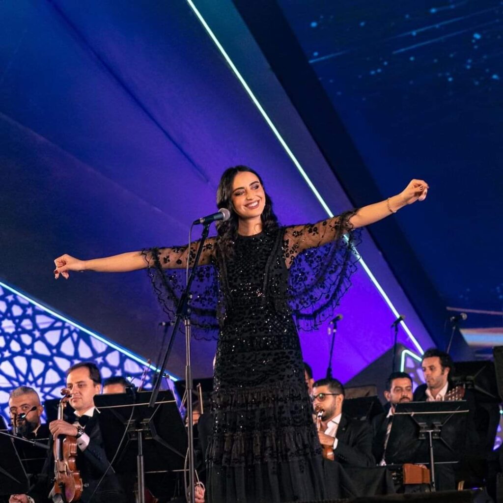 فايا يونان تغني على مسرح أوبرا القاهرة