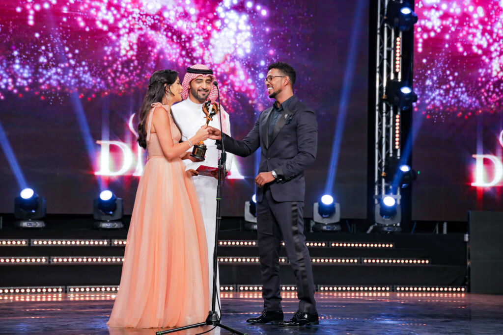 عمار عمر أفضل مؤثر فى مجال صناعة رواد الأعمال الناجحين بمهرجان ضيافة 2020